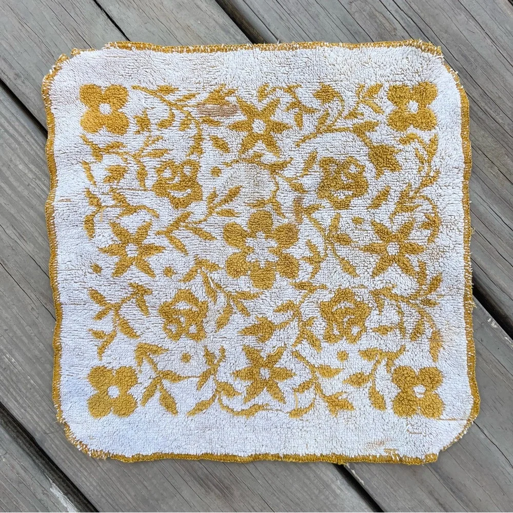 Vintage Washcloth Floral Damask Pattern Gold Flaw